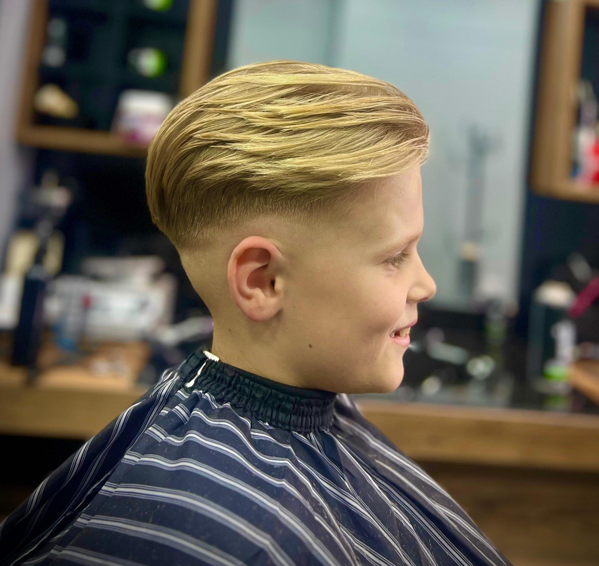Student Haircut Guide: Grooming Tips in Winchester